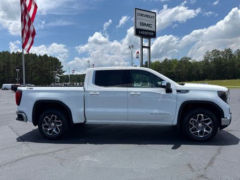 New 2026 GMC Sierra 1500 SLE AWD/4WD image 2
