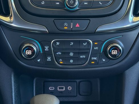Used 2024 Chevrolet Equinox LT FWD image 30