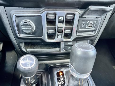 Used 2022 Jeep Gladiator Overland AWD/4WD image 28