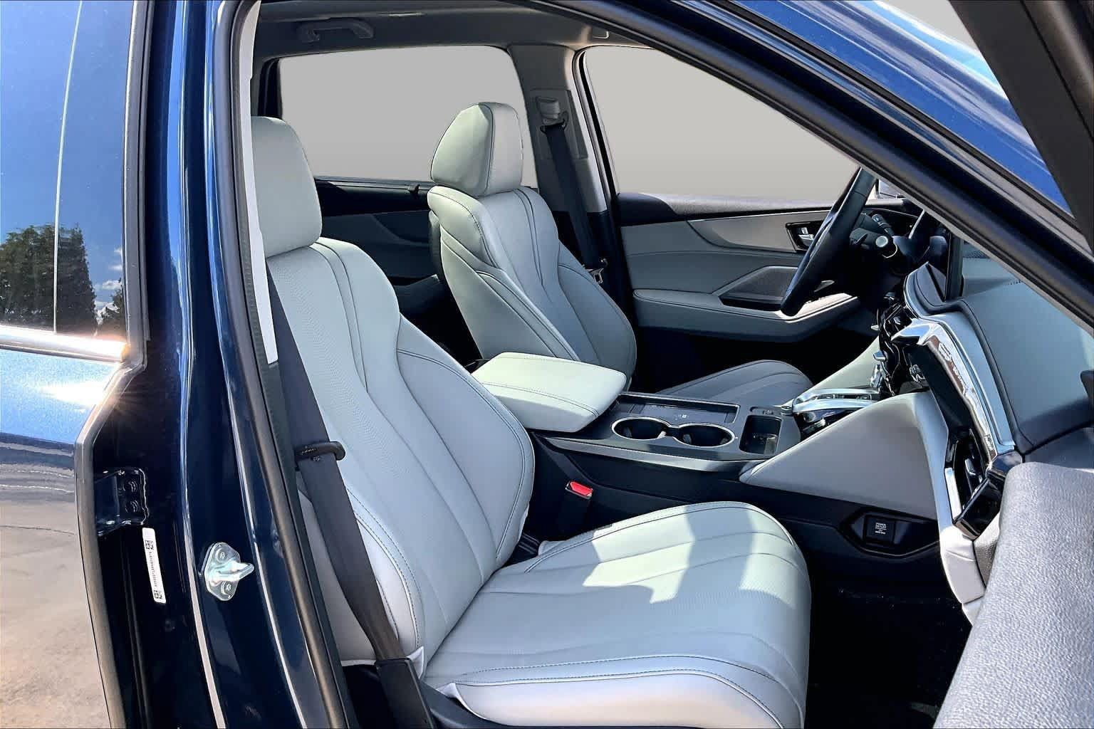 Used 2026 Acura MDX w/ Technology Package FWD image 9