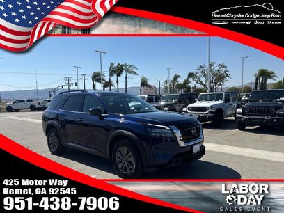 Used 2024 Nissan Pathfinder SV