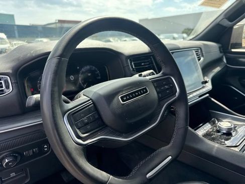 Used 2024 Jeep Wagoneer Series II w/ Flexible Seating Group RWD image 10