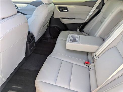 Used 2025 Nissan Rogue SL image 18