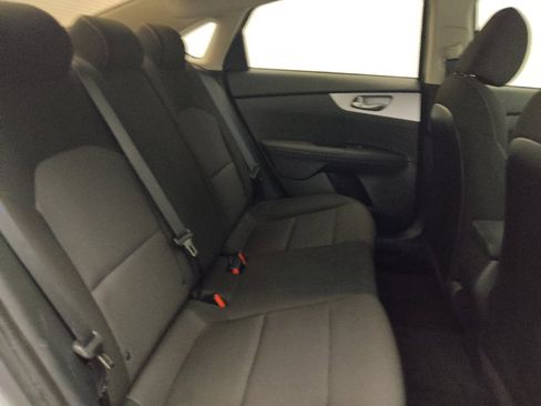 Used 2022 Kia Forte LXS w/ LXS Technology Package FWD image 19