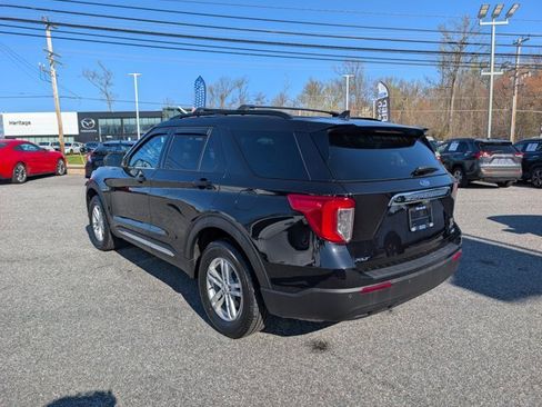 Certified 2024 Ford Explorer XLT image 3