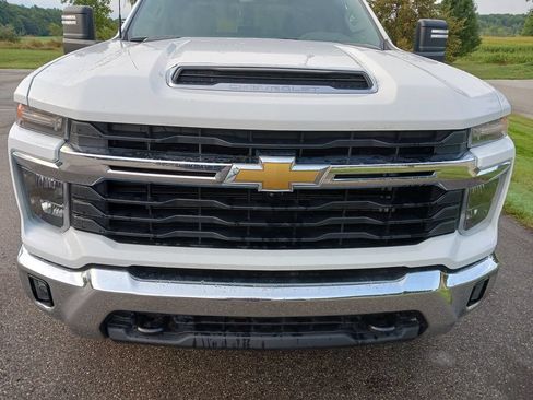 Used 2024 Chevrolet Silverado 2500 LT w/ True North Edition AWD/4WD image 3