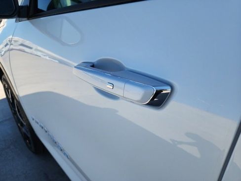 New 2026 Chevrolet Traverse High Country w/ LPO, Floor Liner Package image 12