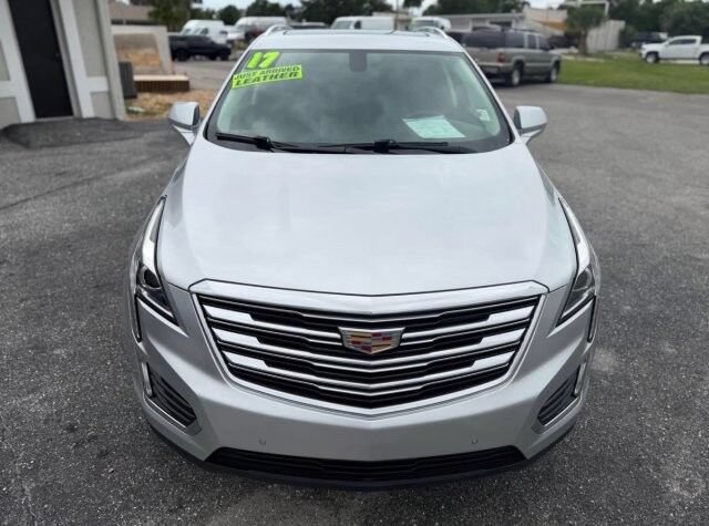 Used 2017 Cadillac XT5 Luxury FWD image 2