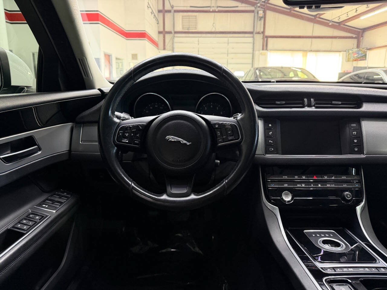 Used 2016 Jaguar XF Prestige AWD/4WD image 21
