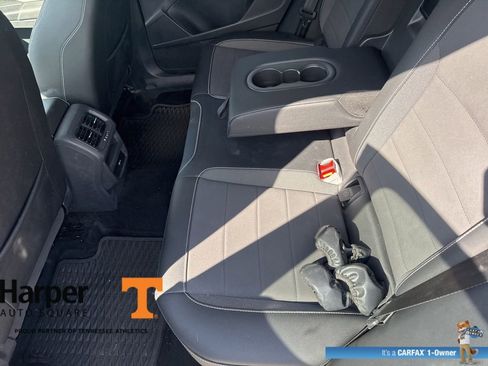 Used 2022 Volkswagen Taos SE image 10