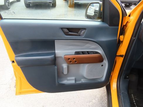 Used 2022 Ford Maverick Lariat w/ Lariat Luxury Package image 24