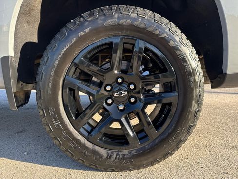 Used 2025 Chevrolet Silverado 1500 RST w/ Convenience Package II image 32