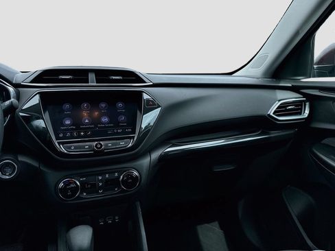 Used 2022 Chevrolet TrailBlazer LT w/ Convenience Package FWD image 22