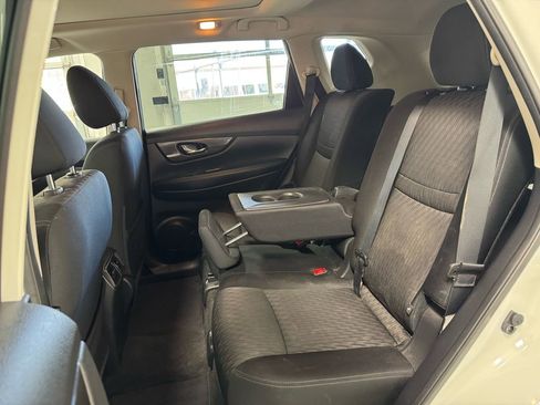 Used 2019 Nissan Rogue SV w/ Sun & Sound Touring Package AWD/4WD image 23