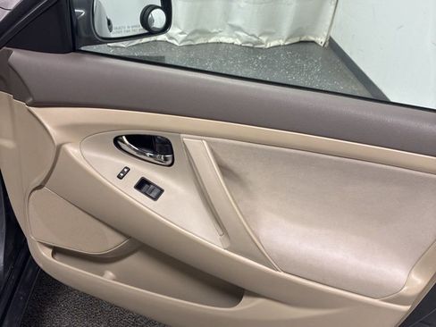 Used 2009 Toyota Camry LE image 25