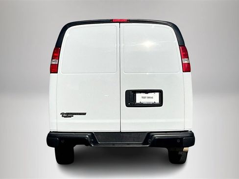 Certified 2022 Chevrolet Express 2500 w/ Driver Convenience Package image 7