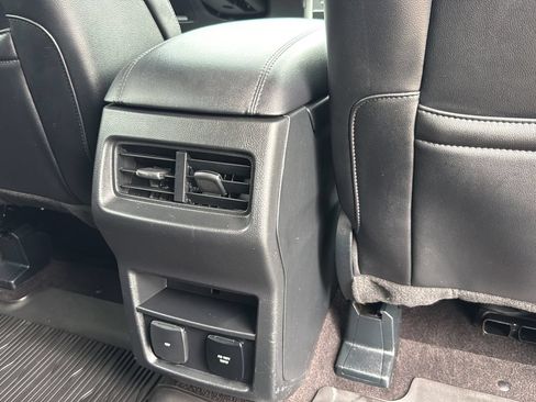 Used 2020 Ford Edge SEL w/ Convenience Package AWD/4WD image 28