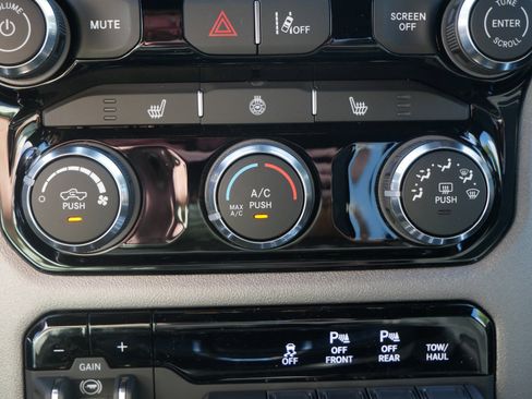 New 2026 RAM 1500 Big Horn AWD/4WD image 18