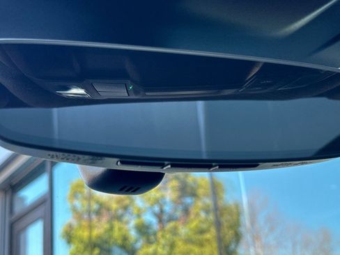 Certified 2025 Porsche Taycan Turbo image 21