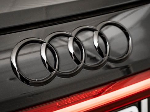 Used 2022 Audi RS e-tron GT w/ Carbon Performance Package image 18