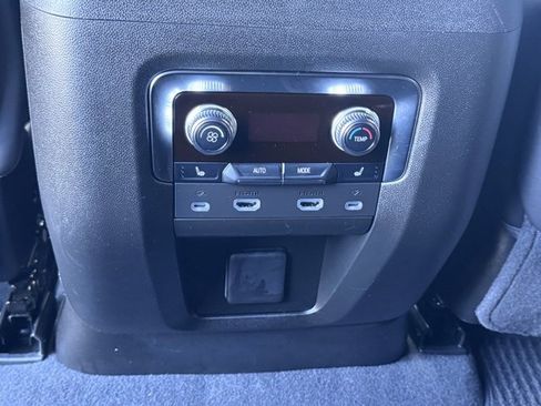 Used 2024 GMC Yukon Denali Ultimate image 19