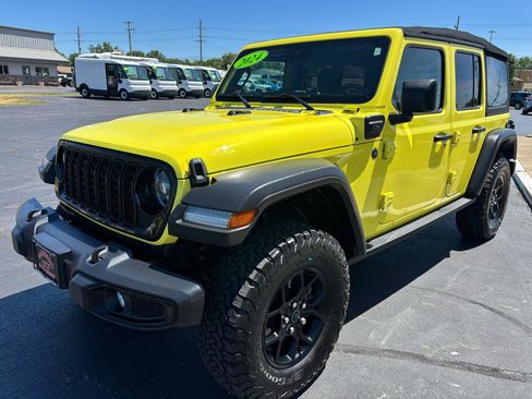 Used 2024 Jeep Wrangler Unlimited AWD/4WD image 7