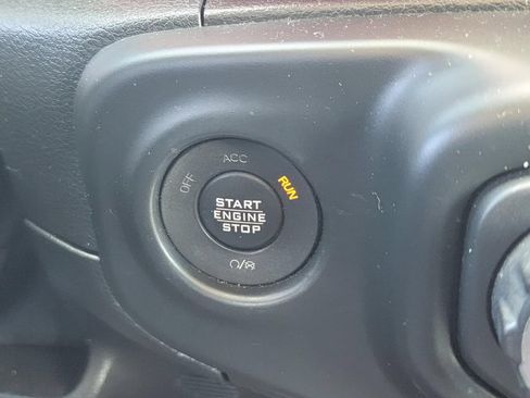 Used 2018 Jeep Wrangler Unlimited Rubicon w/ Dual Top Group AWD/4WD image 28