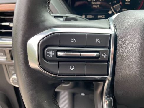 Certified 2025 GMC Yukon Denali AWD/4WD image 33