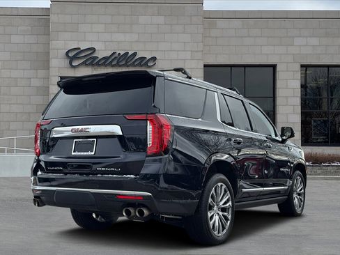 Used 2021 GMC Yukon Denali w/ Denali Premium Package image 3