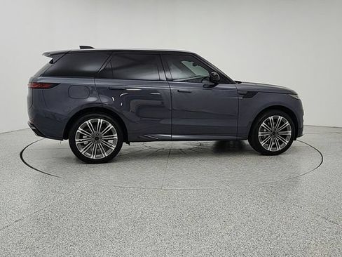 Used 2026 Land Rover Range Rover Sport Dynamic SE AWD/4WD image 4