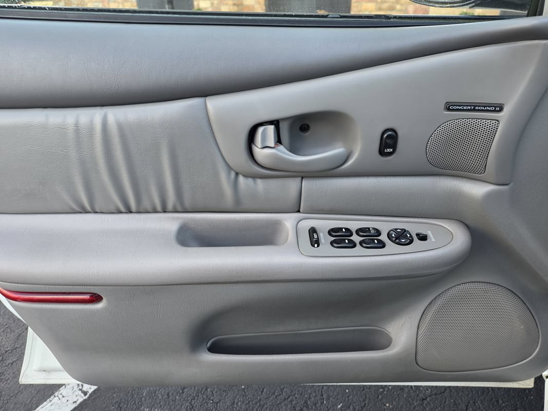 Used 2000 Buick Century Custom w/ Popular Pkg FWD image 9