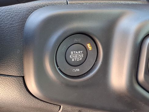 Used 2023 Jeep Wrangler Sport S image 16