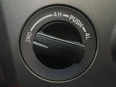 Used 2012 Toyota Tundra 4x4 CrewMax w/ SR5 Pkg image 25