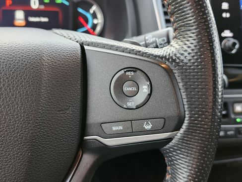 Used 2022 Honda Pilot TrailSport image 39