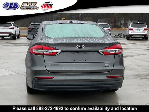Used 2020 Ford Fusion SE image 6