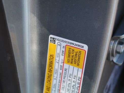 Used 2023 Chevrolet Malibu RS image 31