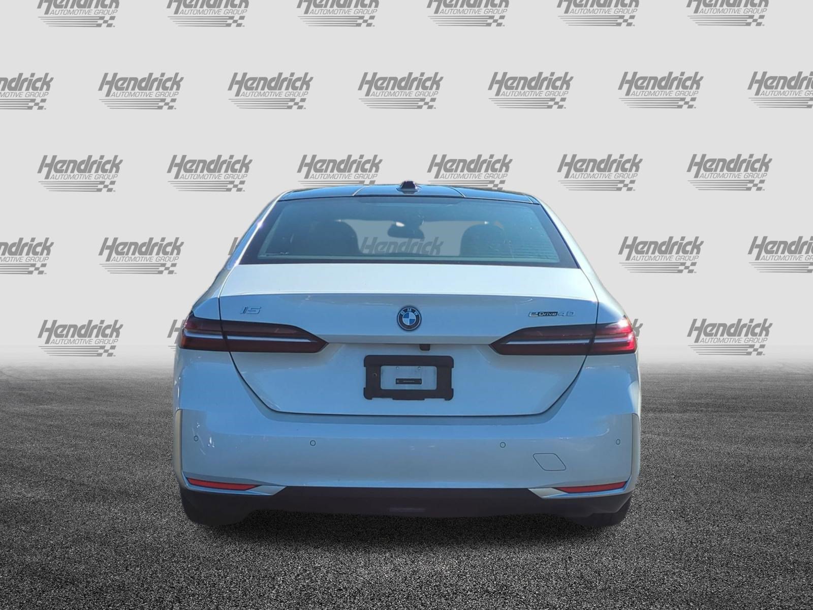 Used 2024 BMW i5 eDrive40i w/ Executive Package RWD image 9