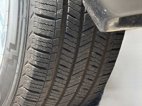 Used 2023 Chevrolet Suburban Premier image 41