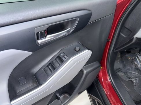Used 2020 Toyota Highlander XLE image 13