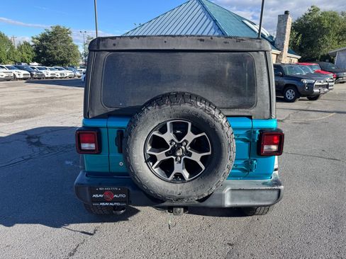 Used 2020 Jeep Wrangler Sport AWD/4WD image 4