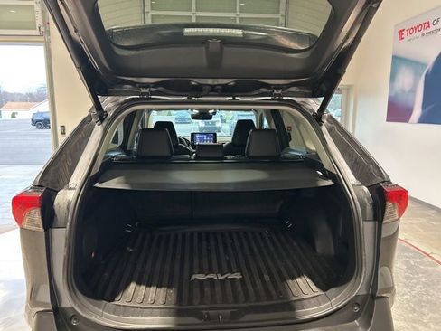 Used 2023 Toyota RAV4 XLE Premium image 16