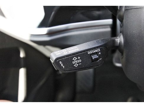 Used 2025 Audi Q3 2.0T Premium image 17