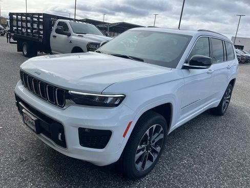 New 2025 Jeep Grand Cherokee L Overland w/ Luxury Tech Group IV AWD/4WD image 5