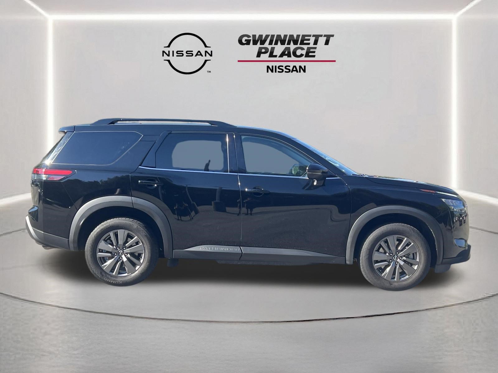 Used 2024 Nissan Pathfinder SV FWD image 26