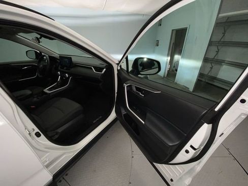 Used 2021 Toyota RAV4 XLE FWD image 24