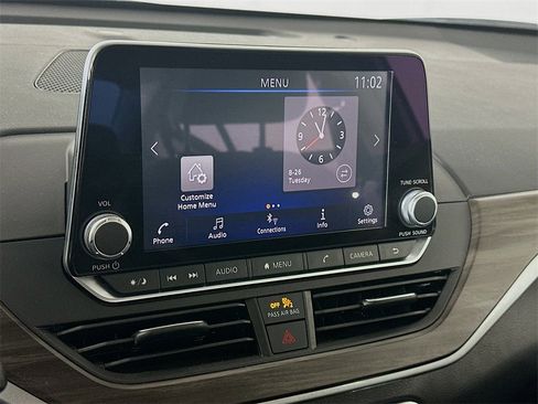 Used 2024 Nissan Altima 2.5 SV image 19