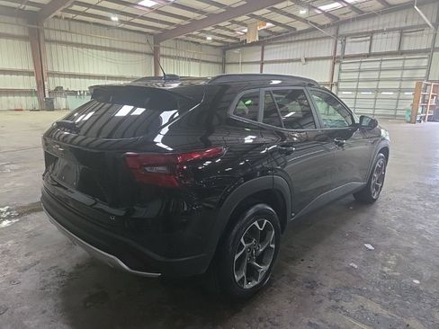 Used 2025 Chevrolet Trax LT w/ LT Convenience Package image 10