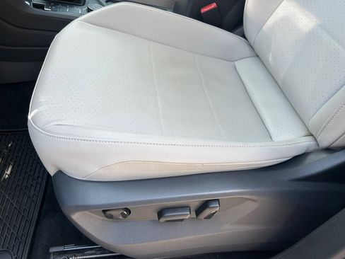 Used 2019 Volkswagen Tiguan SE w/ Panoramic Sunroof Package AWD/4WD image 30