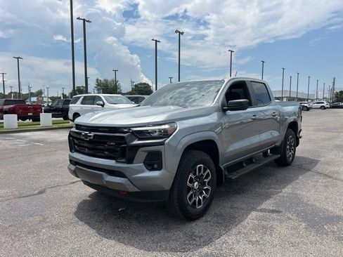 Used 2024 Chevrolet Colorado Z71 w/ Z71 Convenience Package 2 image 7