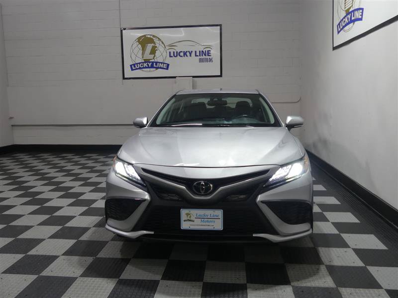 Used 2023 Toyota Camry XSE FWD image 2